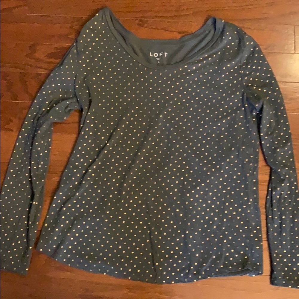 🎄NWOT LOFT Green LongSleeve Tee w/Gold Dots Would be cute holiday shirt Size Med